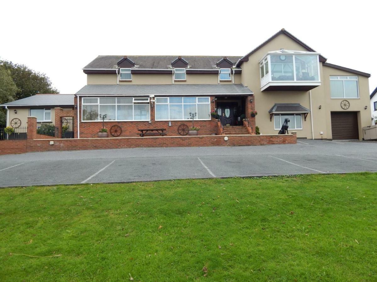 Lakeland Guest House Pembroke Dock Exterior foto